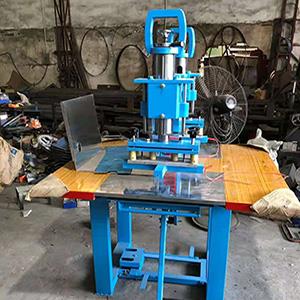 天津市津輝熱合機(jī)設(shè)備廠